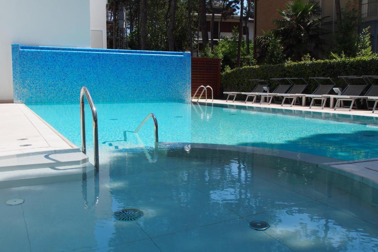 Hotel Bella Venezia Mare Lignano Sabbiadoro Exterior photo